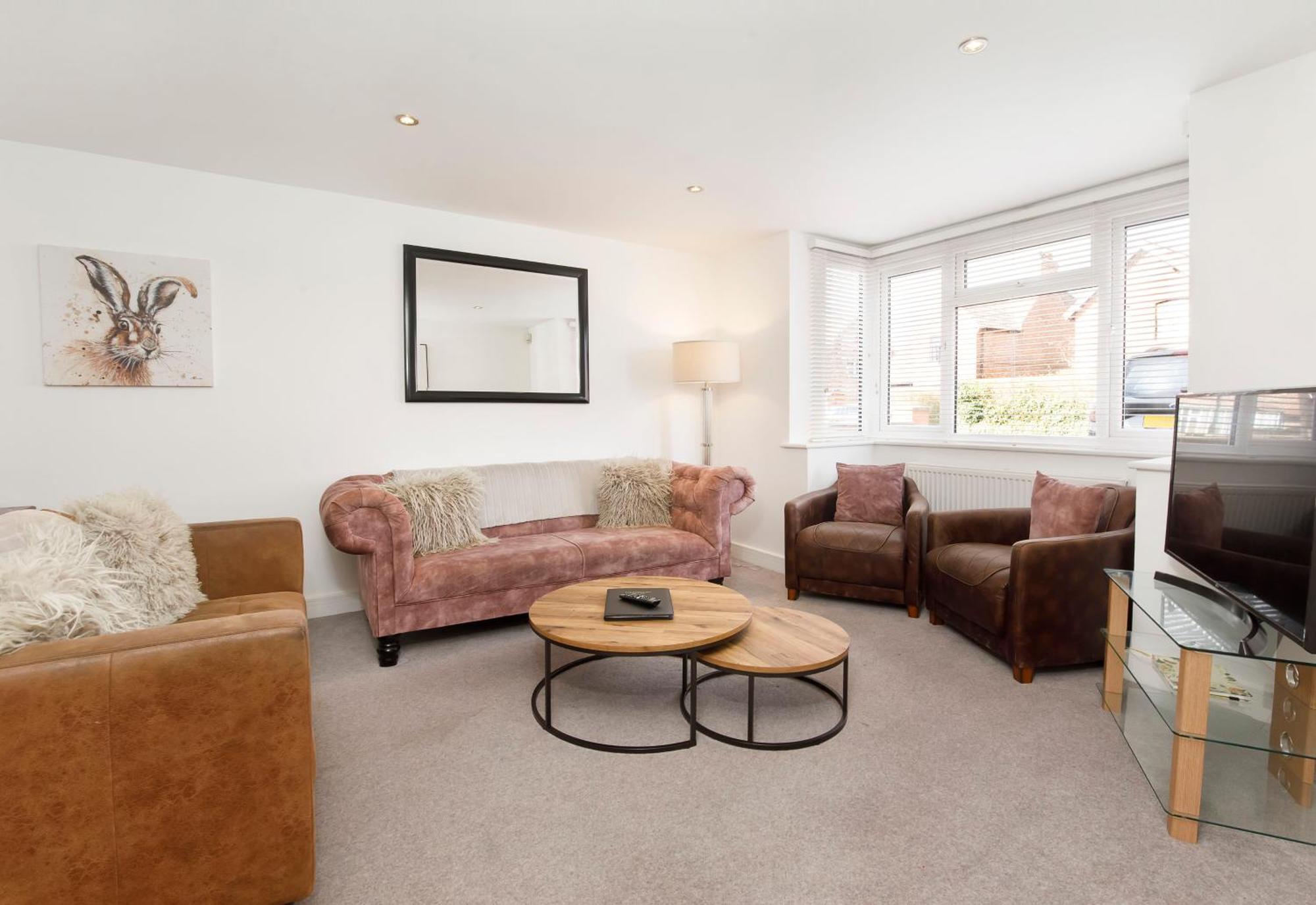 White House Apartments-Free Parking 1 Car Per Apartment York Esterno foto